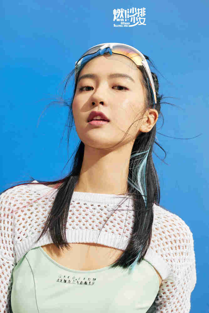 为此她说服了天才少女陈蔚蓝,学姐严小鲸,以及莫西西和杨景璇等人