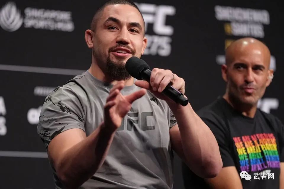 ufc中国讯 罗伯特-惠特克(robert whittaker)在本周末与马尔文-维托里