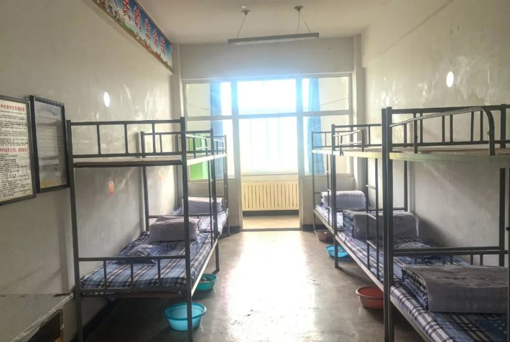 县第二中学:宿舍半军事化管理 营造良好学习生活环境_腾讯新闻