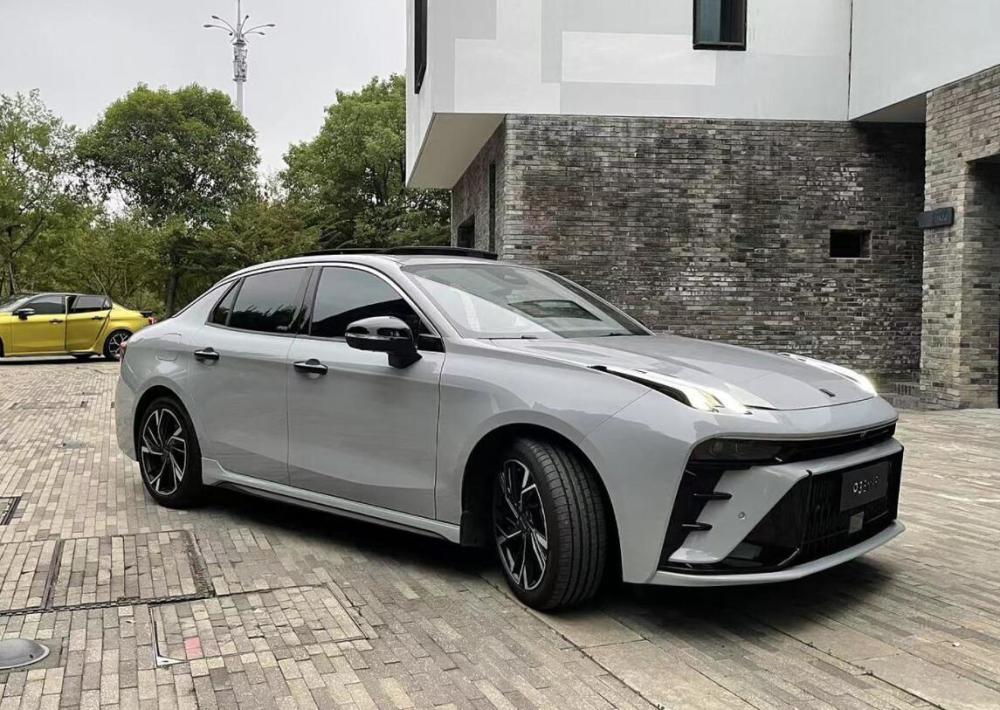 外观更运动内饰有科技感中期改款领克03家族正式亮相