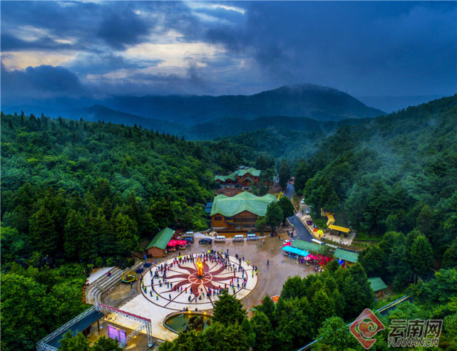 早安云南丨玉溪龙马山景区:龙马腾霄绝胜景,山中深藏白玉城