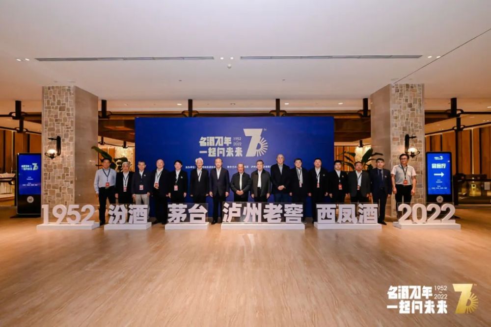 2022年服贸会开幕：超400家世界500强及国际龙头企业相聚北京60年代数学课本