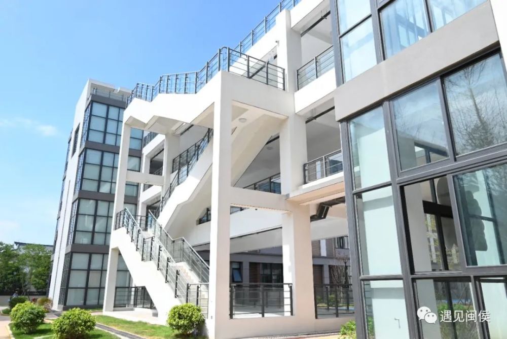 九年一贯制闽侯县七里学校正式投用