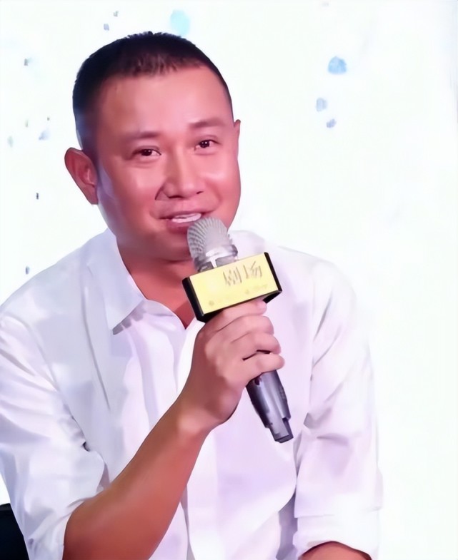 笑声也是贯彻了整个发布会,但是网友更多的关注点,还是在文章身上,不