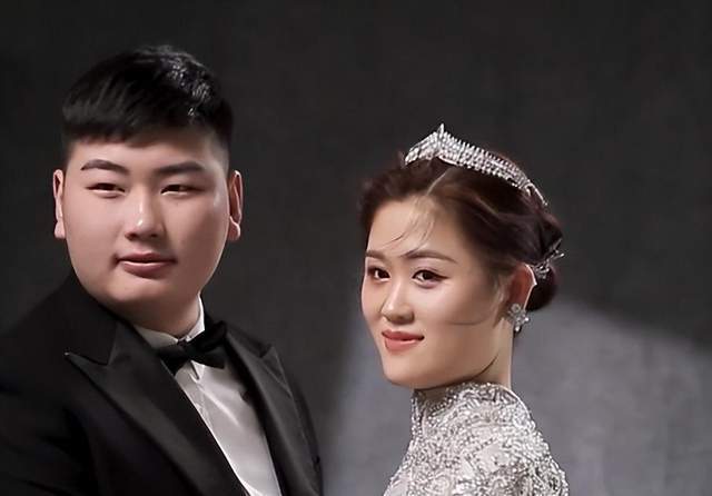 继朱小伟陈萌婚纱照花絮流出后,大衣哥已为其准备婚房