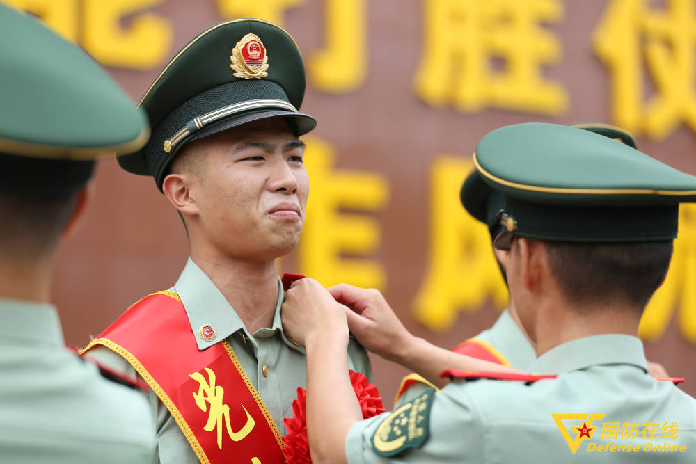 退伍老兵告别仪式丨“一声到，一生到！”_腾讯新闻