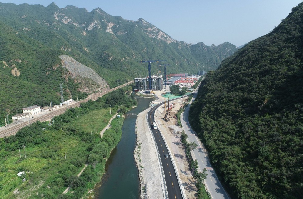 109新线高速安家庄特大桥国道改移路顺利开通