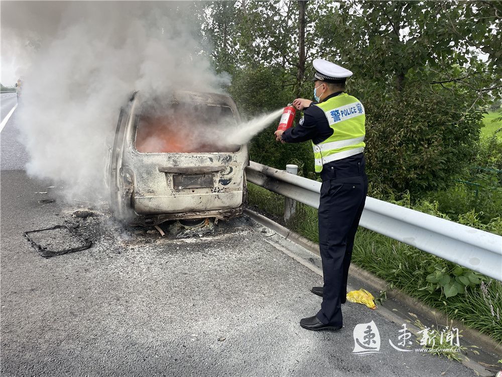 高速上车辆自燃 “一路多方”来救援高速上车辆自燃 “一路多方”来救援腾讯新闻 1442