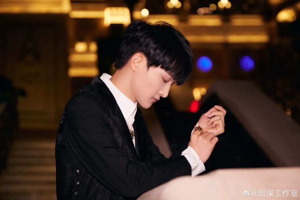 周深·深歌入梦|世界光怪陆离 美好诡谲难辨插图2