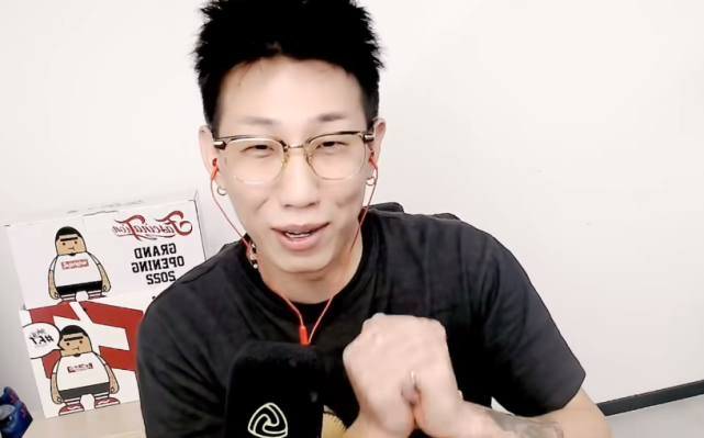 4年合约到期顺利"毕业",在石250告别虎牙,转战新平台直播带货