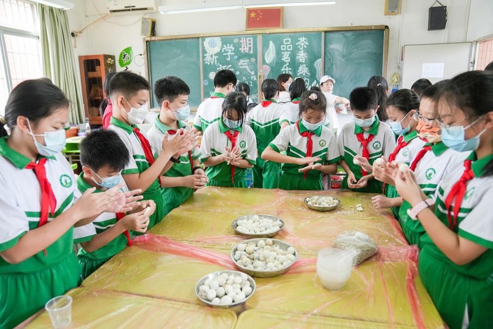 南塘大街小学开学第一课茶香弥漫_腾讯新闻