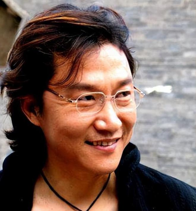 赵燕国彰大部分人不认识,但《插翅难逃》的张世豪,想不认识都难