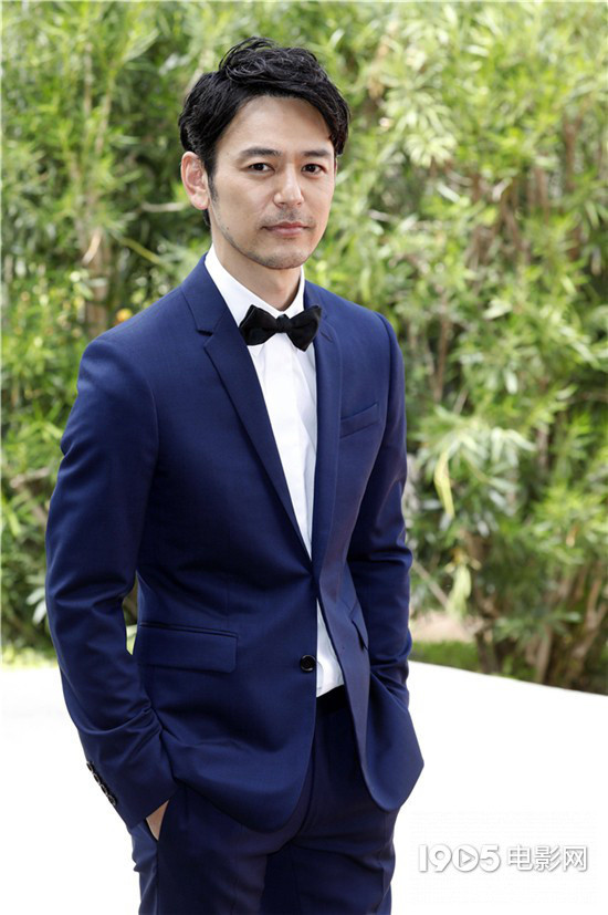 妻夫木聪携新作亮相威尼斯 颜值状态在线帅气有型