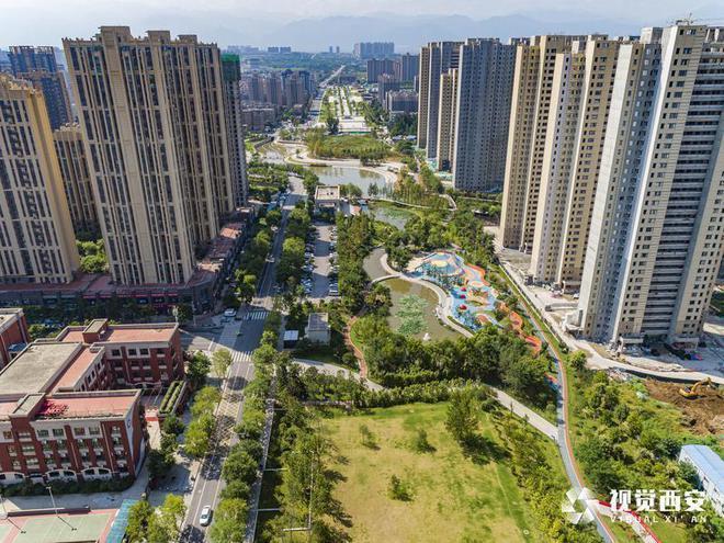 長安中央公園秋景如畫