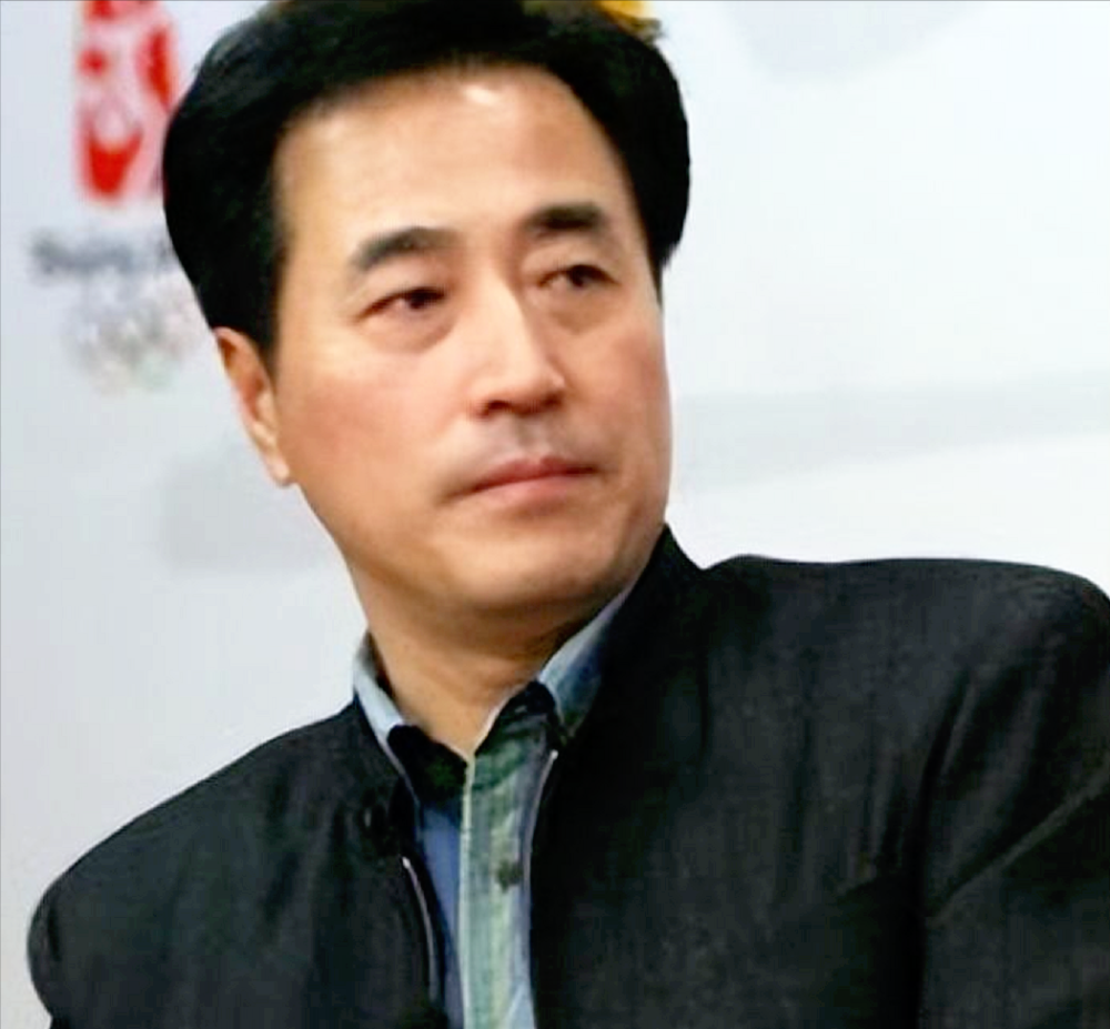 著名演员杨立新:一辈子有四个一,他的衷心给圈内外做了榜样_腾讯新闻