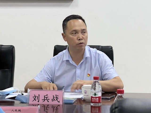 鲁山县教育体育局党组书记,局长刘兵战鲁山县教育体育局党组书记