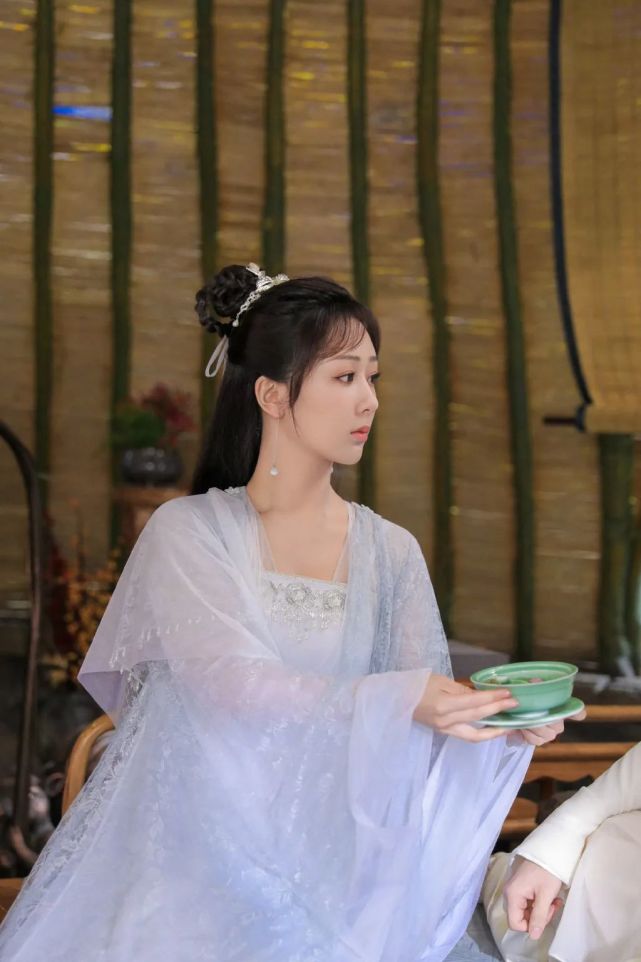 杨紫的这组古装剧照,真的太好看了,代入感超强