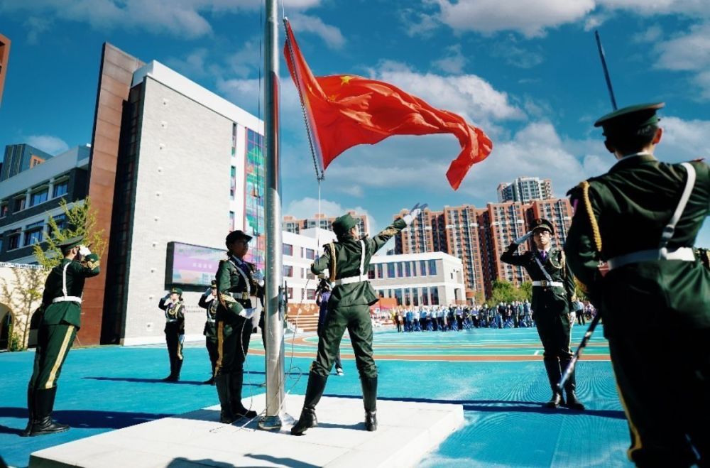 上午8时30分,清华附小双清苑校区开学典礼举行.