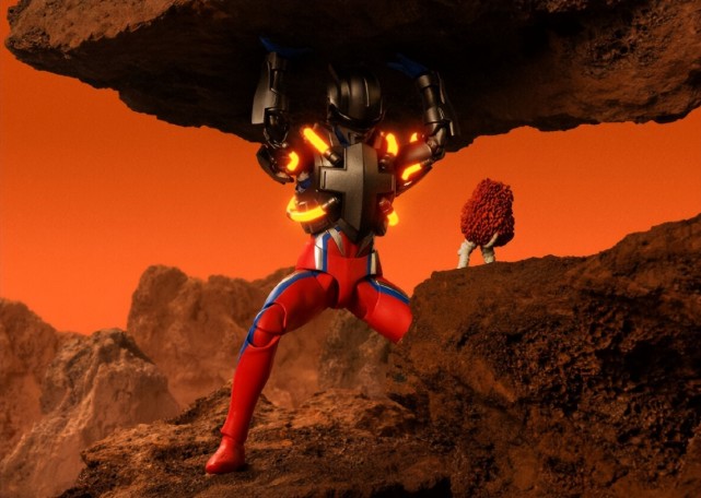 赛罗奥特曼修行装甲:能抗三辆吉普车的专用套装 把炒冷饭做到了极致