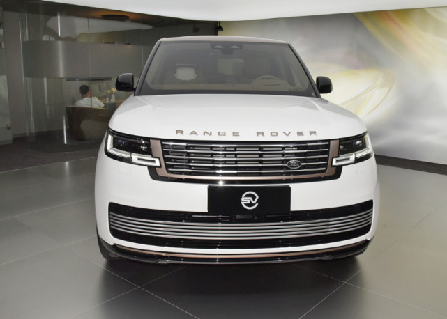 该版本车型由捷豹路虎旗下的svo部门进行打造,主要针对细节方面进行