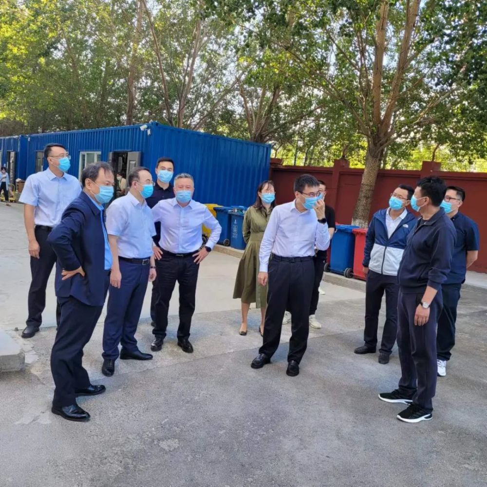 肖彬区长深入快递点核酸检测点凯利汽车广场高校检查疫情防控工作