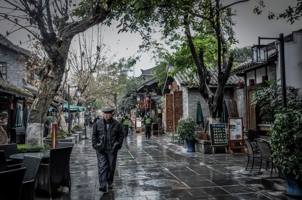 附近旅游景区哪里好玩（成都周边自驾游去哪里好玩）