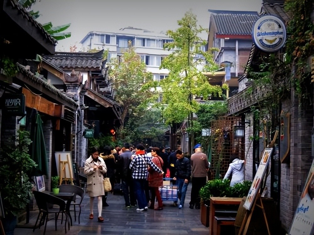 附近旅游景区哪里好玩（成都周边自驾游去哪里好玩）