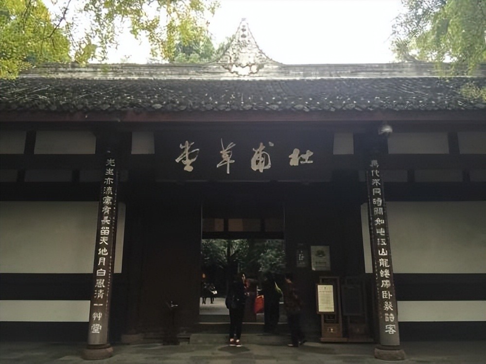 附近旅游景区哪里好玩（成都周边自驾游去哪里好玩）