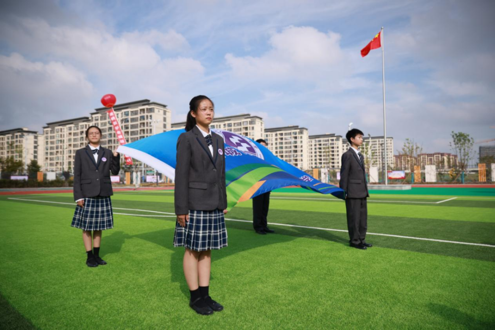 鹽城市青年路初級中學全校師生舉行開學典禮4常州8月30日上午,常州市