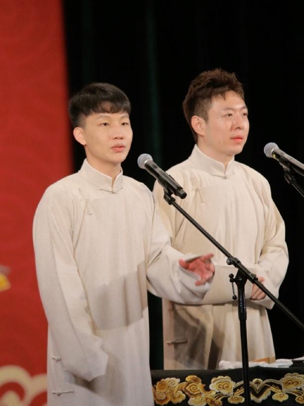 德云社刘筱亭苏州专场结束,台下观众座无虚席,二哥真是备受欢迎