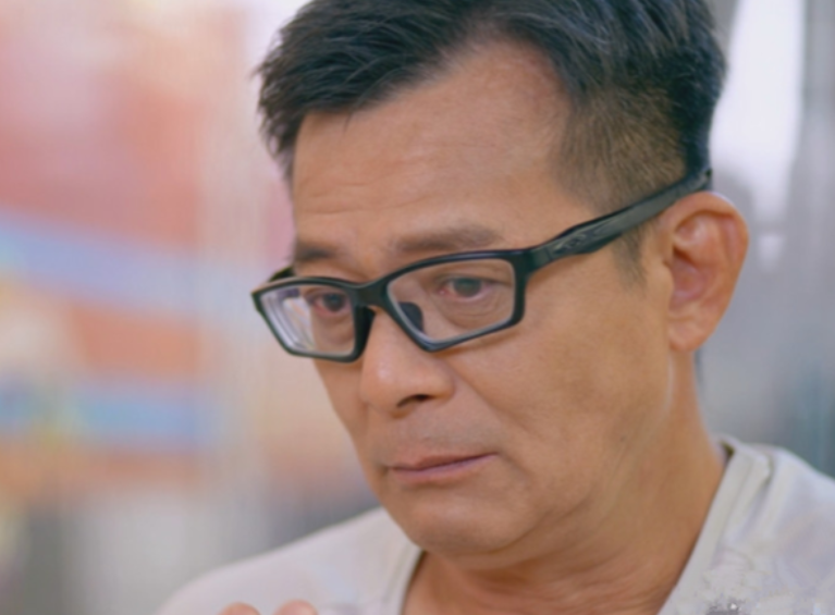 黄日华61岁生日!久违现身与女儿庆祝,丧妻2年状态回春帅气十足插图7