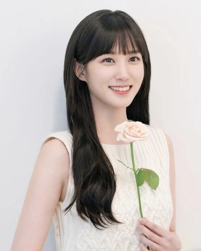 朴恩斌见面会上变身长发仙女,被粉丝合唱感动哭,连唱三首超宠粉