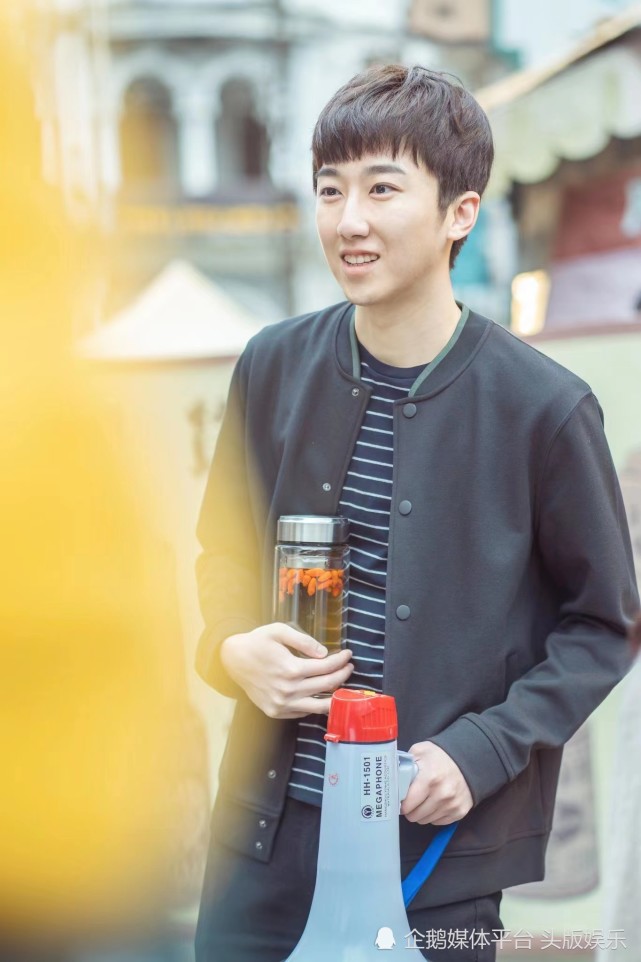 于水歌《超时空罗曼史》开播 逗趣"助攻"民国影星