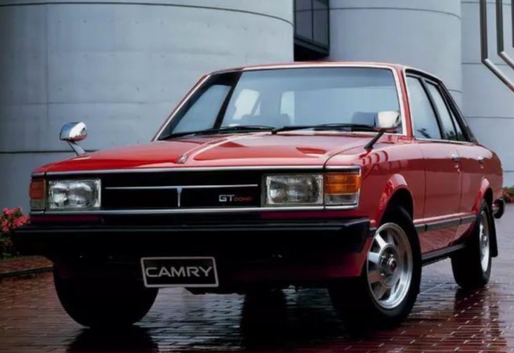 从a级车到b级车王者丰田凯美瑞40年进化史