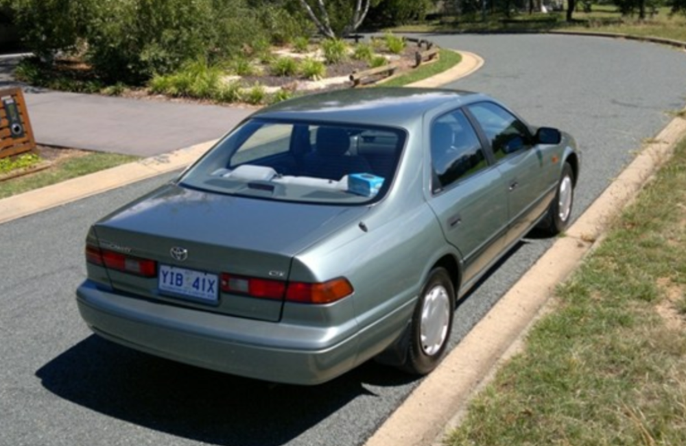 从a级车到b级车王者丰田凯美瑞40年进化史