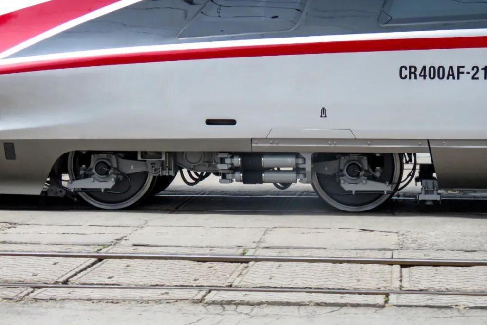 印度造高铁,结果还得跟中国买轮子,高铁车轮有多难造?_腾讯新闻