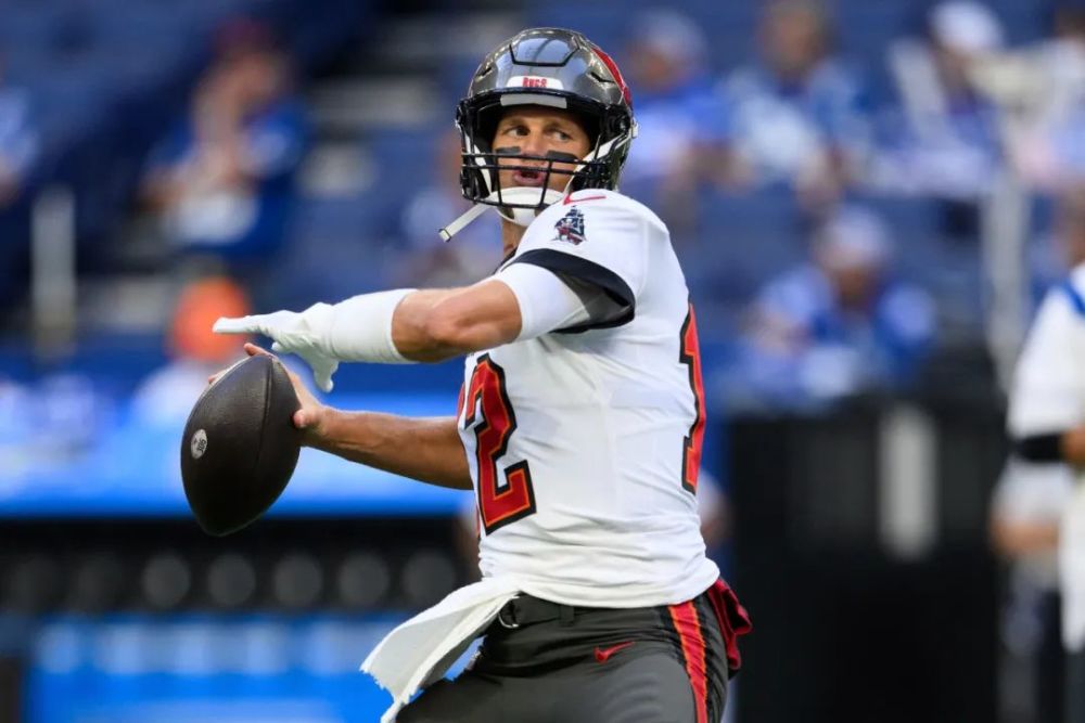 布雷迪即将突破传球十万码大关?_腾讯新闻