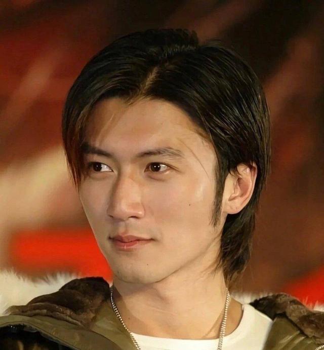 谢霆锋以一己之力终结四大天王时代,当年他到底有多火?