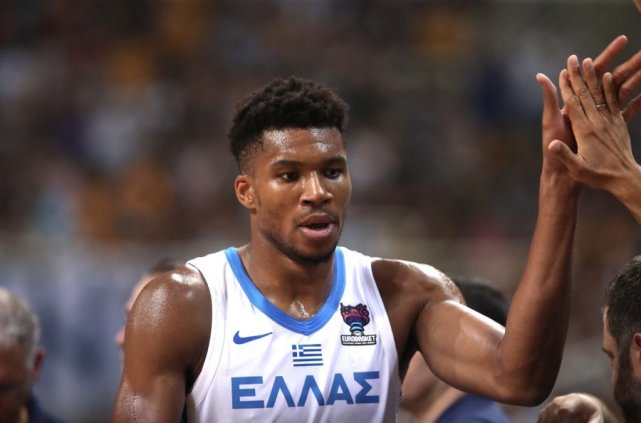 曝字母哥轮休因膝盖不适:近四年伤病明显增多 希腊主帅直言不想冒险