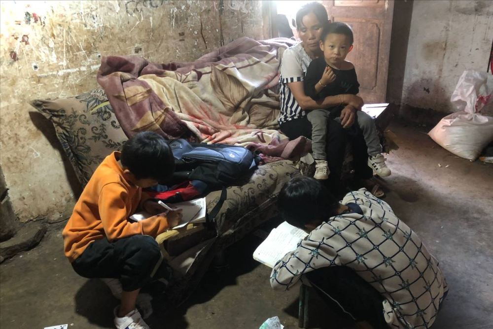 一家两代人相继遭遇不测,仅剩六旬老妇苦苦支撑,眼看日子没法过了