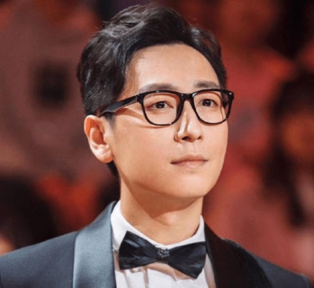 封面独家|主持人李好回应质疑:愿接受所有批评_腾讯新闻