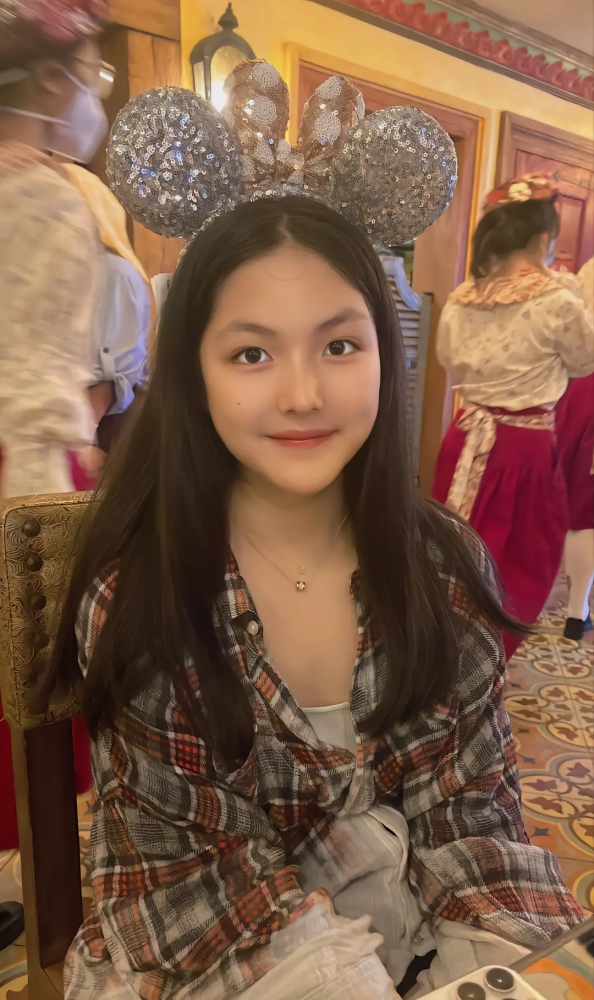 王诗龄英国开学#,#李湘王诗龄#,#王诗龄近况#作者:桃桃罐头责编