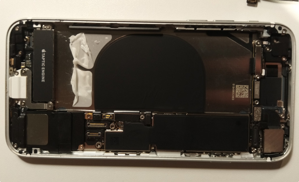 1难点,1注意,1手艺——iphone se2换电池小技巧分享