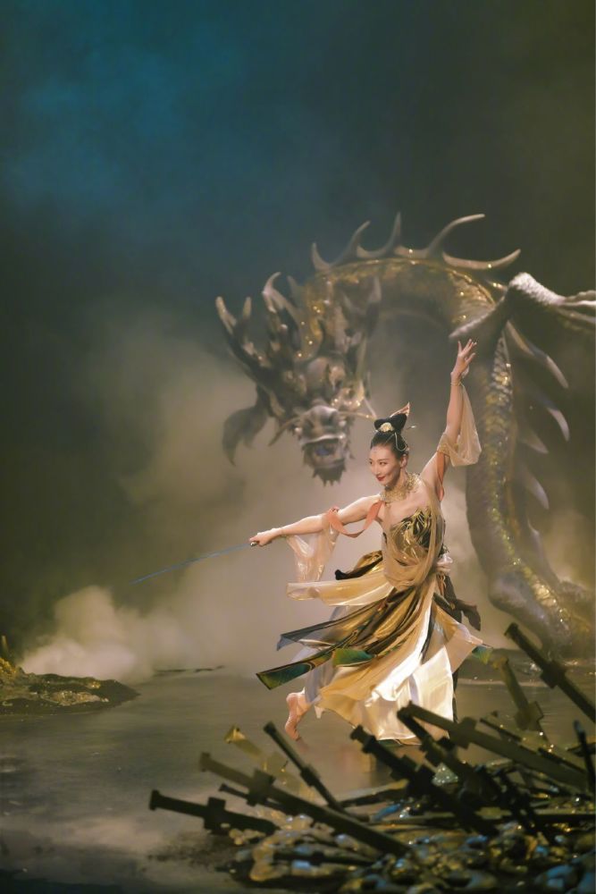 曾引爆舞蹈区,如今国家队又把剑器舞带进cctv1,春晚都下场点赞插图7