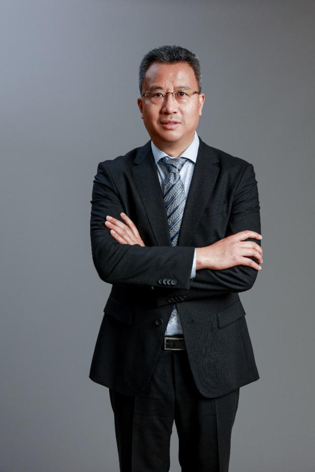 来看看成都石室中学校长田间的建议吧.封面新闻记者 刘皓