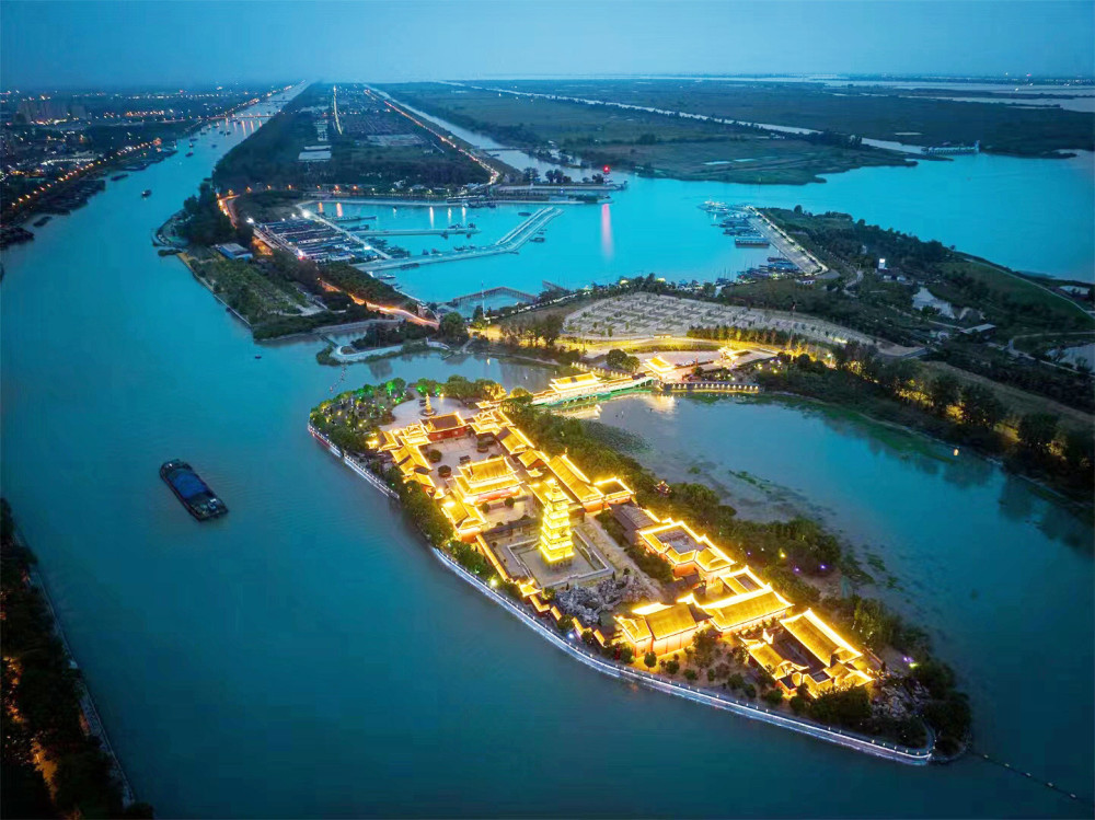 京杭大运河河心岛上扬州高邮镇国寺是大运河沿线的一颗璀璨明珠