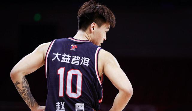 赵睿为何没签顶薪?曝新合同暗藏玄机 明年仍可能离开广东