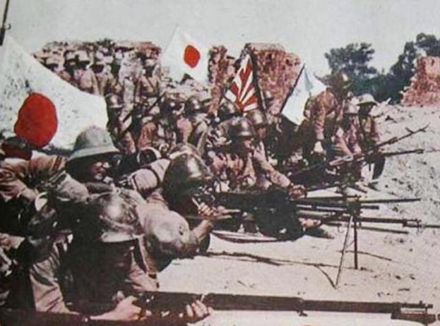 日军大口径火炮猛轰，一个千余人的步兵团，如何坚守17天？_腾讯新闻