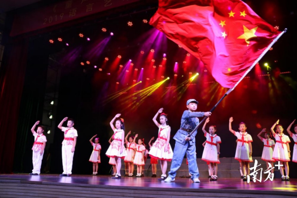 专访|谢洪涛:优化"赛道"再出发,引领学校美育工作更专业发展_腾讯新闻