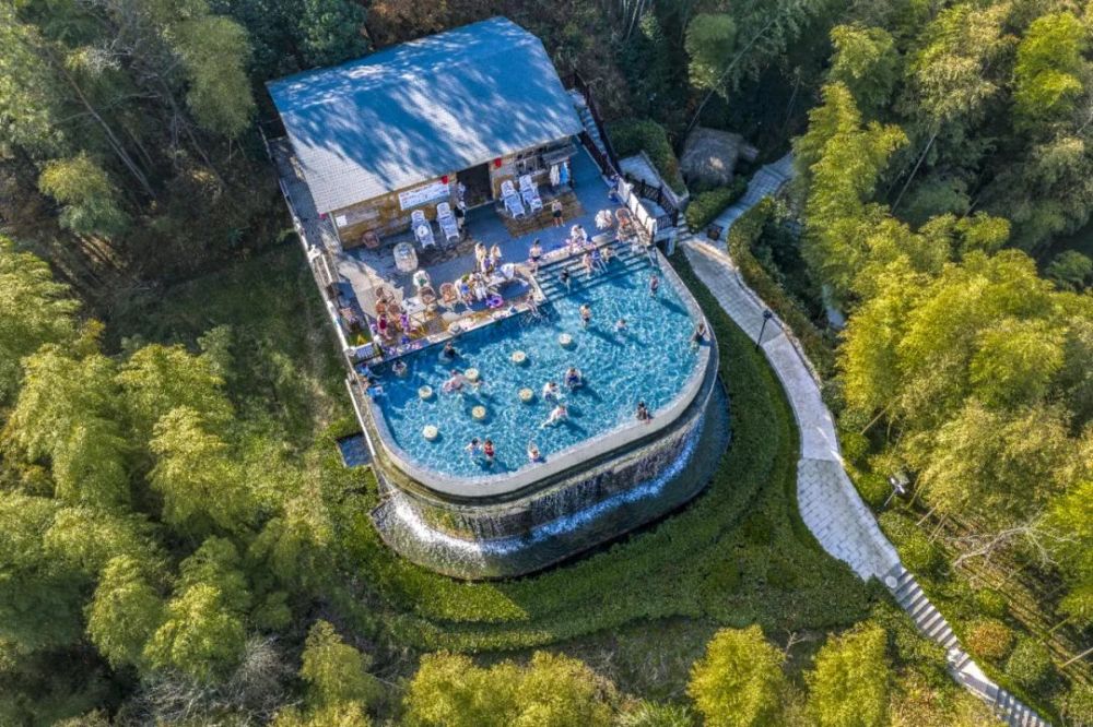 day2路线1:陡沙河温泉小镇丛林冒险→铜锣寨景区→午餐(周边农家乐或